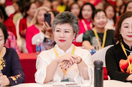 CHỦ TỊCH HANEL CHỦ TRÌ HỘI THẢO THÚC ĐẨY HOẠT ĐỘNG XÚC TIẾN THƯƠNG MẠI XUẤT KHẨU CHO DOANH NGHIỆP KHU VỰC ĐÔNG – TÂY NAM BỘ